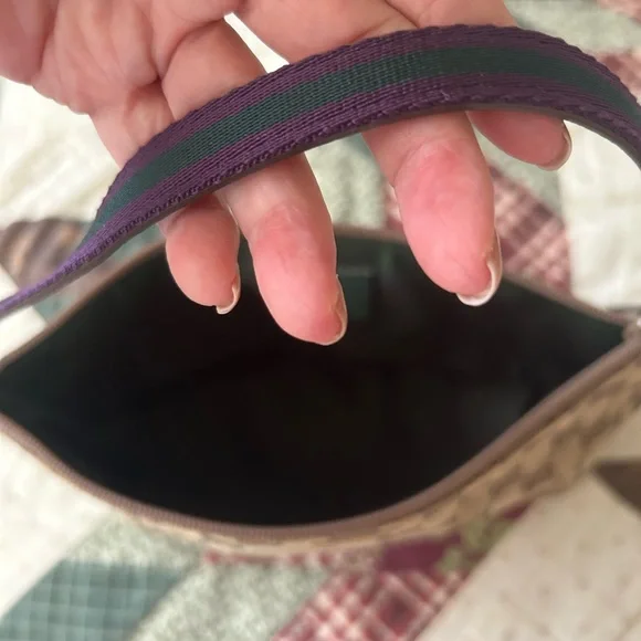 Gucci Brown Monogram Clutch - Picture 4 of 9